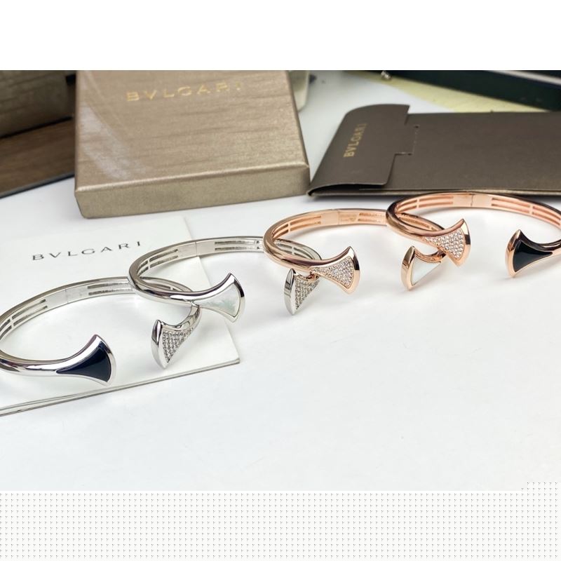 B*l*ai bracelets